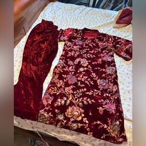 Floral Red Velvet Dress and Pants Set sz 40 chest